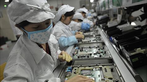 Por qué la fábrica de iPhone en China empezó a producir mascarillas para prevenir el Coronavirus