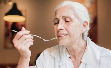 El alimento de origen animal que debe consumirse crudo; ayuda a tener una vida larga y saludable