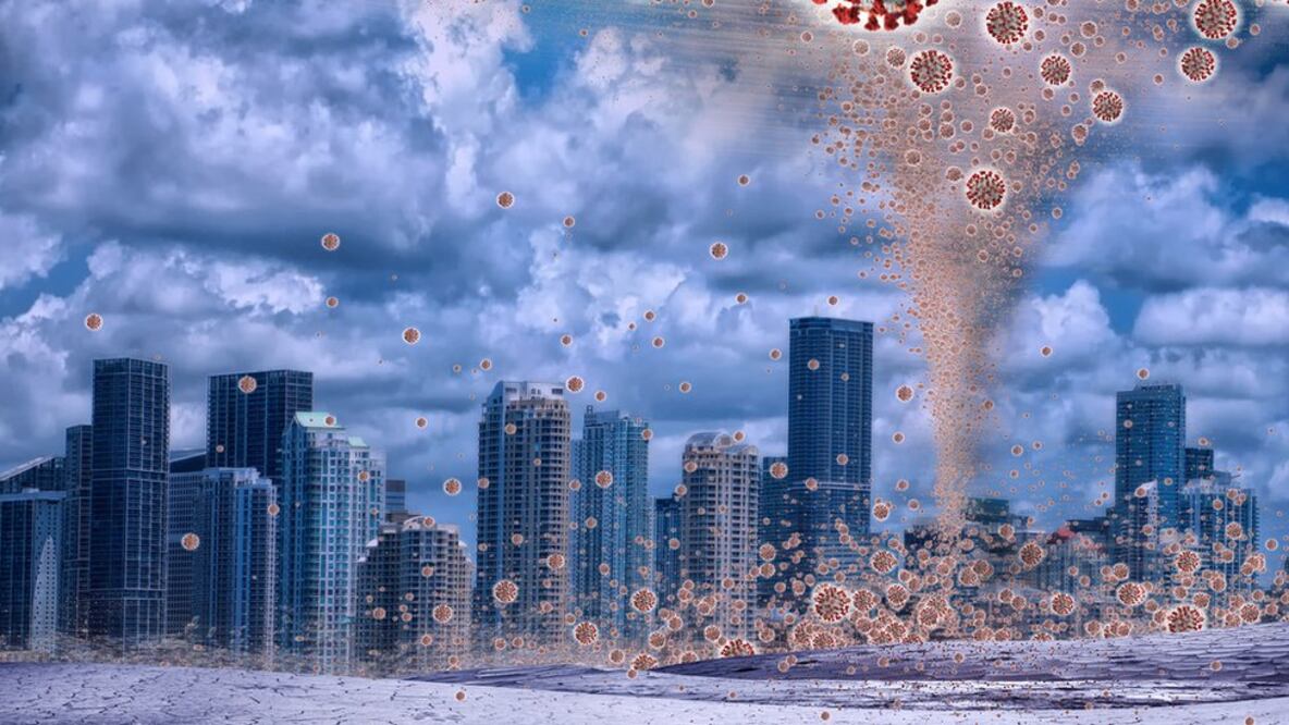 Hay quienes sostienen, sin ningún tipo de evidencia, que el virus fue creado y diseminado por la industria farmacéutica para hacer dinero con el tratamiento y la vacuna. Foto: Getty Images vía BBC