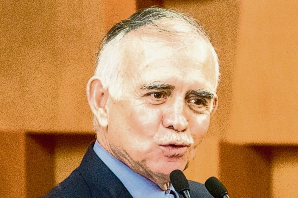 AMLO aprieta a Poncho Romo