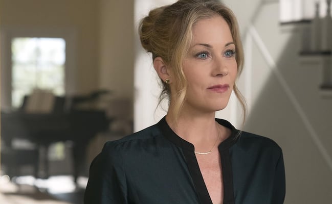 Christina Applegate muestra su nueva imagen tras ser hospitalizada: "Nuevo color de pelo, nueva mancha rara en la mejilla"