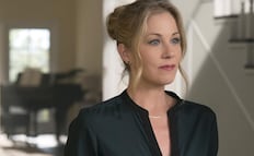 Christina Applegate muestra su nueva imagen tras ser hospitalizada: "Nuevo color de pelo, nueva mancha rara en la mejilla"