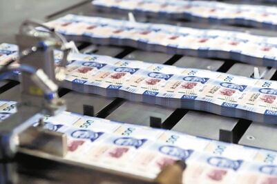 Gobierno refinancia deuda por 70 mil mdp