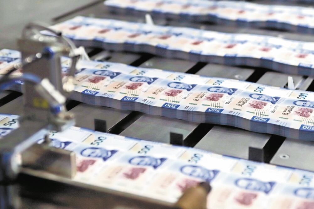 De acuerdo con Hacienda, la demanda de esta colocación fue de 104 mil 75 millones de pesos. Foto: Archivo. EL UNIVERSAL