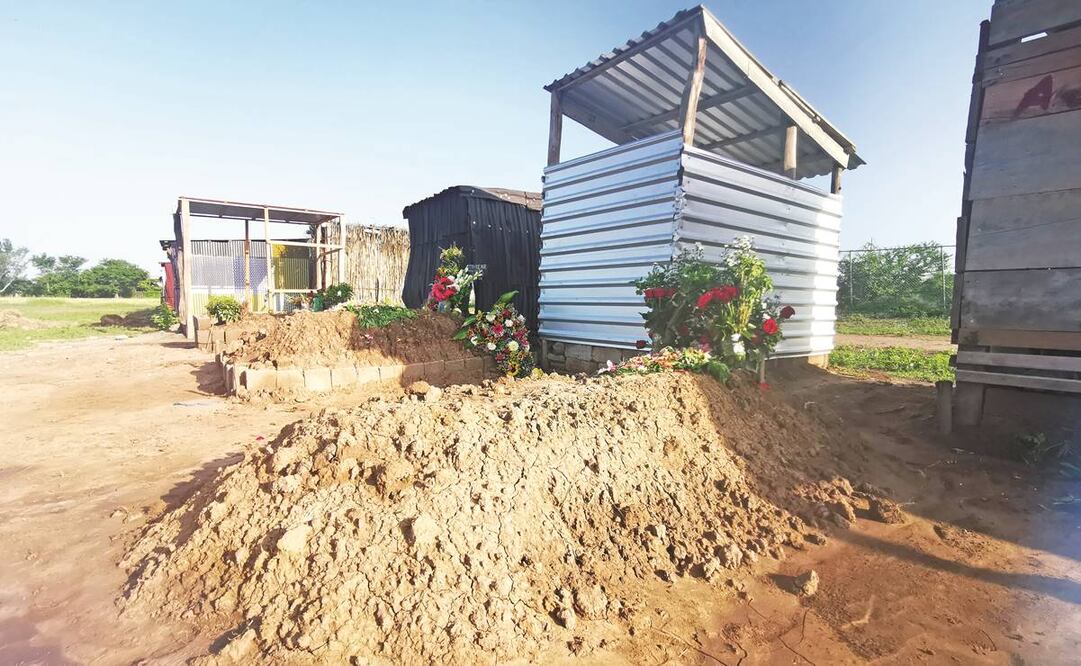 Antes de la pandemia, en Juchitán eran sepultadas de dos a cinco personas a la semana, pero desde el 26 de junio, ahora son de tres a cinco al día. Foto: ROSELIA CHACA. EL UNIVERSAL