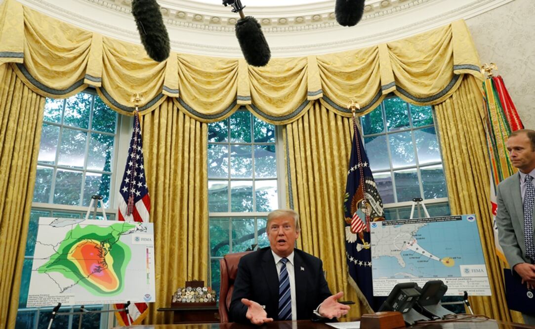 Donald Trump hablando a los medios desde el Despacho Oval en la Casa Blanca (Foto: Reuters)