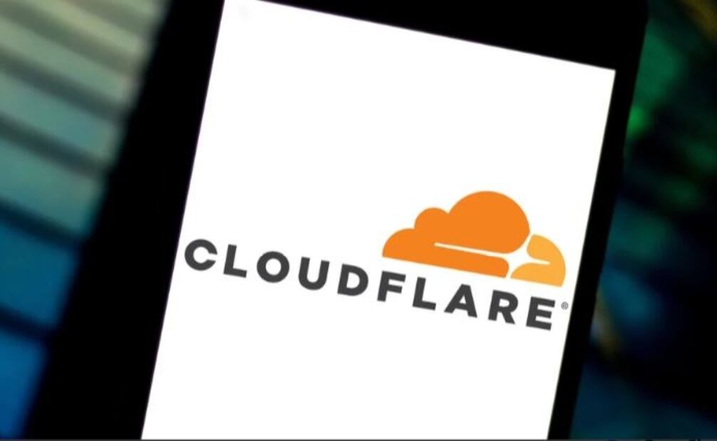 Cloudflare reportó que sus ingenieros ya no veían algunos de los problemas que afectaban a sus clientes, pero que continuaba monitoreando para detectar cualquier problema adicional. Foto: Archivo