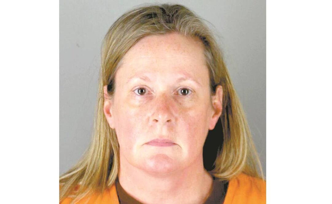 Kim Potter fue detenida a las 11:30 horas locales, dijo la Oficina de Aprehensión Criminal de Minnesota. Foto: AP.