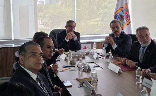 Américo Villarreal acuerda colaborar con CANACAR y CONCAMIN; gobierno de Tamaulipas busca agilizar tránsito carretero