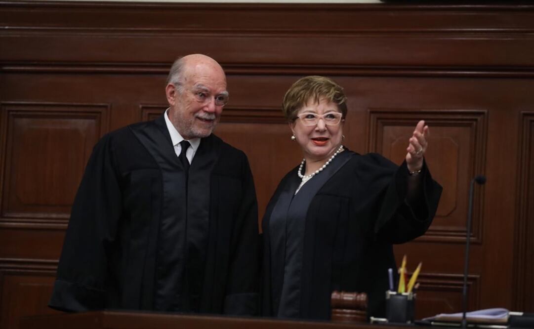 El ministro Juan Luis González Alcántara Carrancá y la ministra decana, Margarita Luna Ramos. Foto: Germán Espinosa/EL UNIVERSAL 