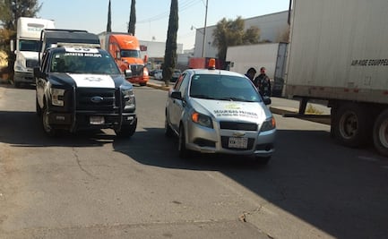 Abandonan a bebé en vialidad de Tecámac y varios autos le pasan encima 