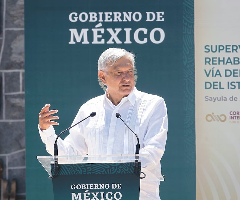 Al dar el banderazo para la rehabilitación de la vía del Tren del Istmo, el presidente Andrés Manuel López Obrador dijo que este proyecto no quedará inconcluso porque se hace buen uso del presupuesto. DIEGO SIMÓN. EL UNIVERSAL 