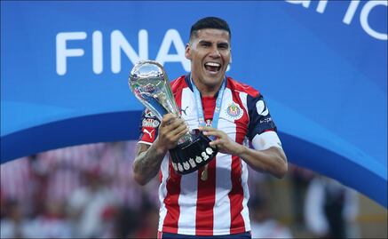 Carlos Salcido desea salir del retiro y pediría una oportunidad en Chivas; Andrés Guardado lo motivó