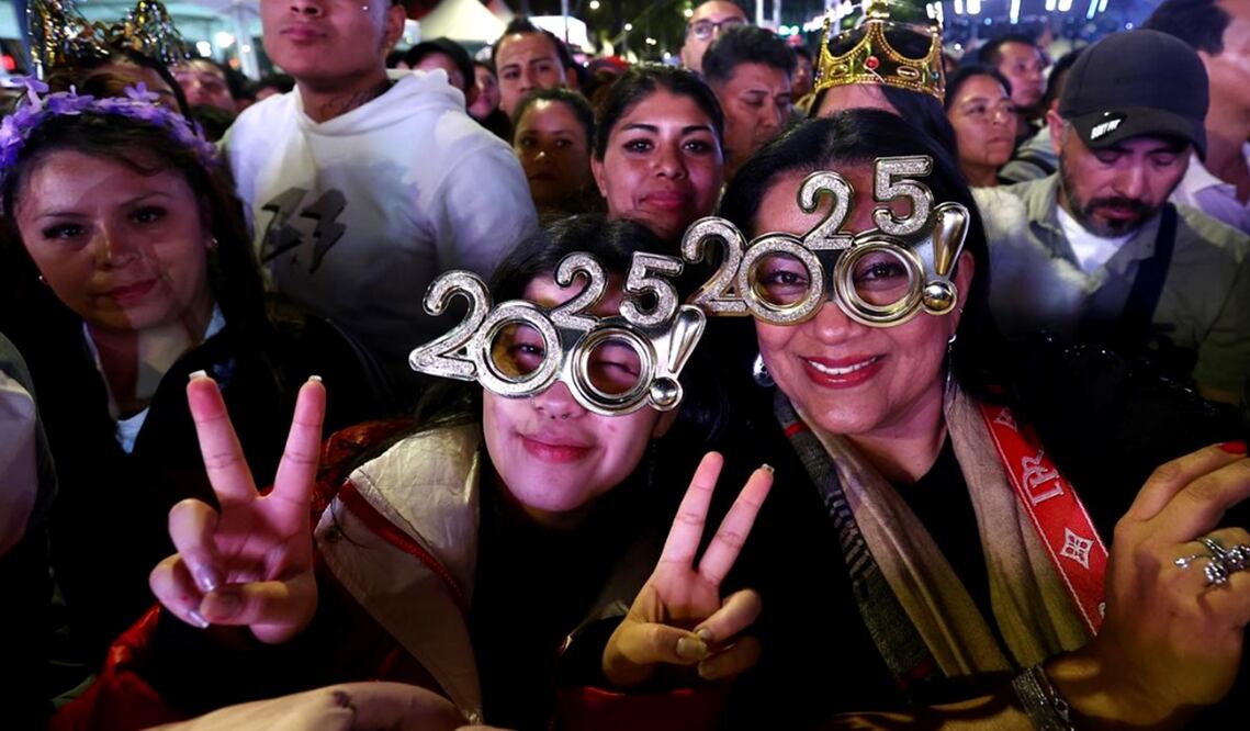 La Ciudad de México recibe al Nuevo Año 2025 con Polymarchs. Foto: Berenice Fregoso/EL UNIVERSAL
