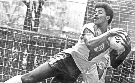 Zizinho abraza a las víctimas