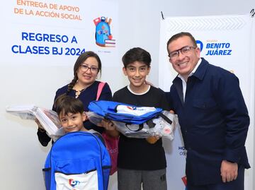 Alcaldía Benito Juárez entrega kits escolares a mas de mil estudiantes para apoyar la economía familiar