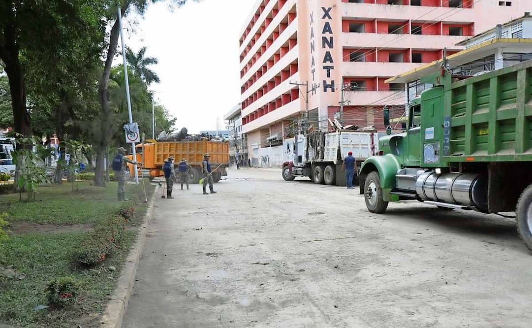 Las tareas de limpieza en las zonas urbanas de Poza Rica y Álamo llevan un avance promedio de 80%. Foto: Especial