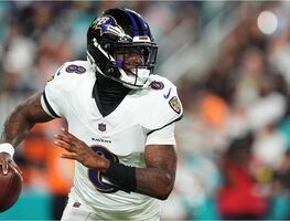 NFL: Lamar Jackson vuelve con cuatro pases de anotación y Ravens aplastan a los Dolphins