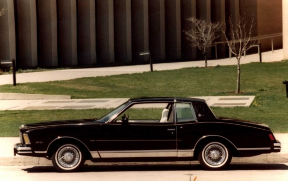 Los primeros autos de estas celebridades actuales