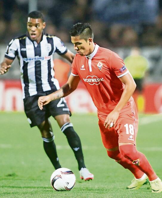 Carlos Salcedo al fin tuvo participación en partido oficial (REUTERS)