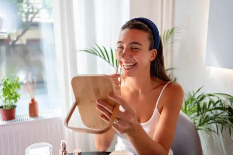 La miel funciona como un hidratante natural, un antiinflamatorio y antioxidante. Foto: Unsplash