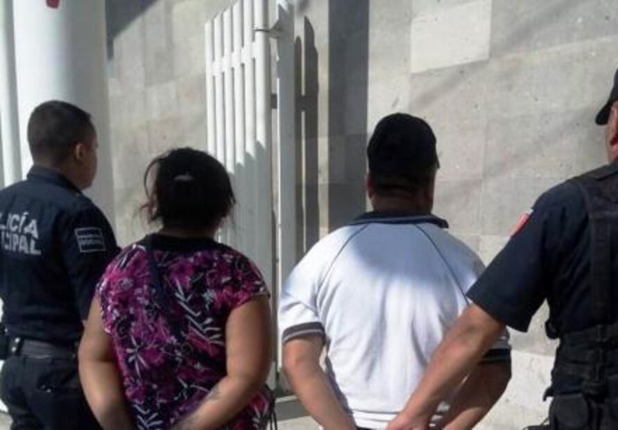 Rescatan a dos niñas golpeadas y encadenadas a una cama en Aguascalientes