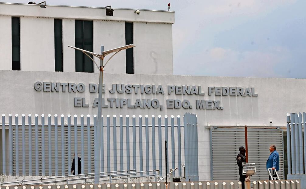 Ernesto Ruffo usó testaferro en empresa acusada de huachicol fiscal