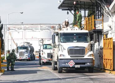 Dueños de pipas salen “ganones” en lucha contra huachicol