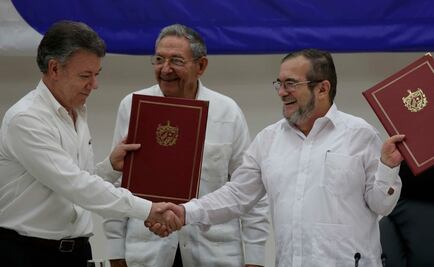 Gobierno y FARC firman acuerdos de paz para Colombia