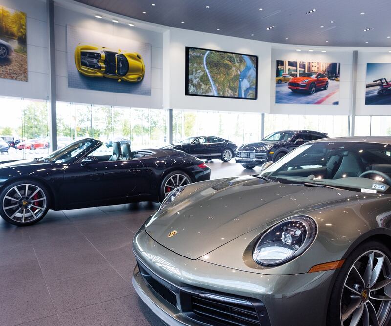 En ventas de autos de lujo y deportivos, los clientes pueden pagarlos de contado, señaló la AMDA. Foto:  JIM LO SCALZO. EFE