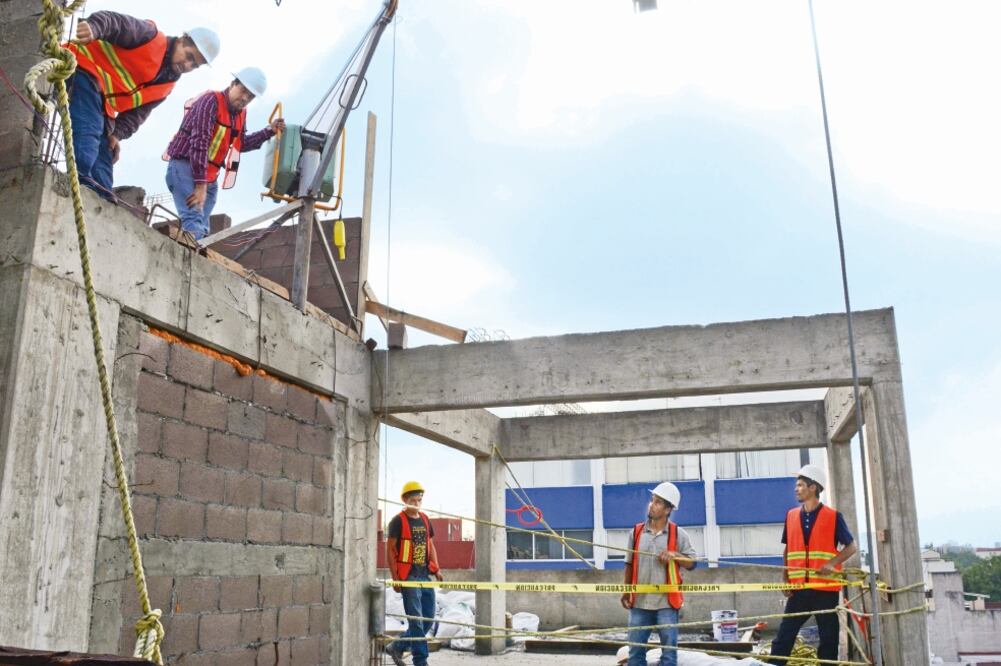 Unas de las pautas de la competencia es perfilar un esquema que permita a las familias de escasos recursos acceder a créditos para adquirir un hogar. (ARCHIVO EL UNIVERSAL)
