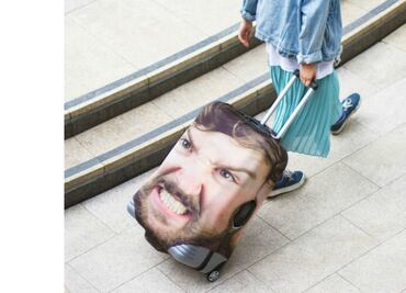 Imprime tu lindo rostro en la maleta