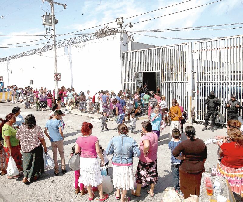 Una de las recomendaciones de Derechos Humanos Estatal al secretario de Seguridad, Aldo Fasci, es debido a las prácticas de revisiones invasivas que atentan contra la dignidad de los familiares de los interno. Foto/ARCHIVO EL UNIVERSAL