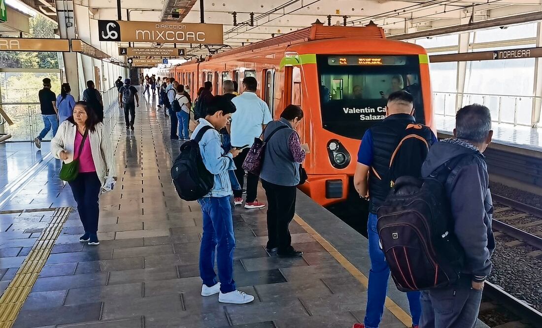 A una semana de reinaugurada en su totalidad, el tiempo de espera de convoy en la Línea 12 del Metro es de entre tres hasta 10 minutos; sin embargo, la mayoría de los usuarios se sienten beneficiados. Foto: Fernanda Rojas / EL UNIVERSAL
