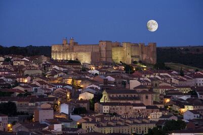 Castillos y conventos: alojamientos fuera de lo común en España