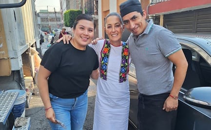 Claudia Sheinbaum convive con vecinos de su casa de campaña, entre fotos y palabras de apoyo