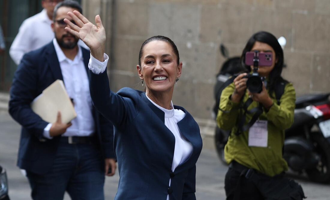 Llegada de la virtual presidenta de México, Claudia Sheinbaum, a palacio nacional, donde fue recibida por el presidente Andrés Manuel López Obrador. Fotos: Berenice Fregoso/ EL UNIVERSAL