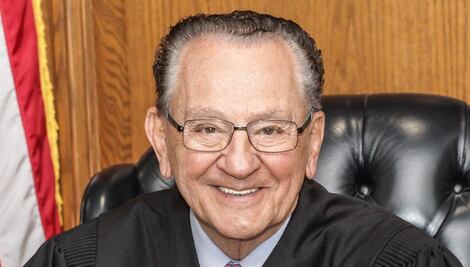 Muere Frank Caprio, el “juez más amable del mundo”; se ganó el cariño de EU gracias a la empatía en sus juicios