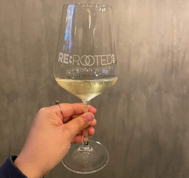 Jennifer Beckmann y el vino texano. Foto: Especial