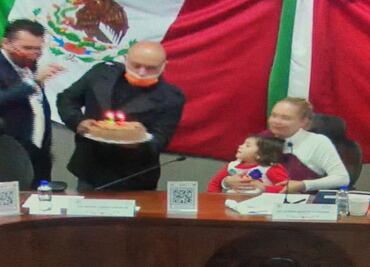 Diputados festejan en salón del Congreso cumpleaños de la hija de una legisladora en Hidalgo