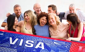 La visa correcta para visitar a familiares en Estados Unidos: evita este error común