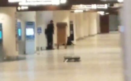 Reportan incidente con hombre armado en aeropuerto de Orlando