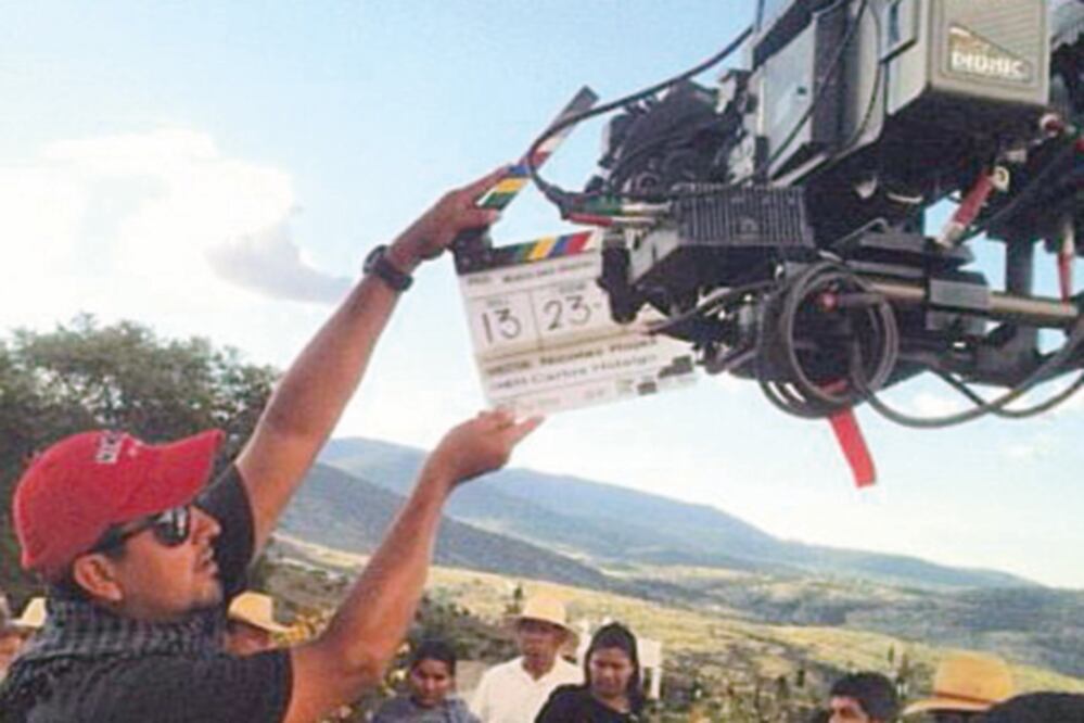 Carlos llegó a trabajar como asistente de producción en algunas películas. FOTO: FACEBOOK