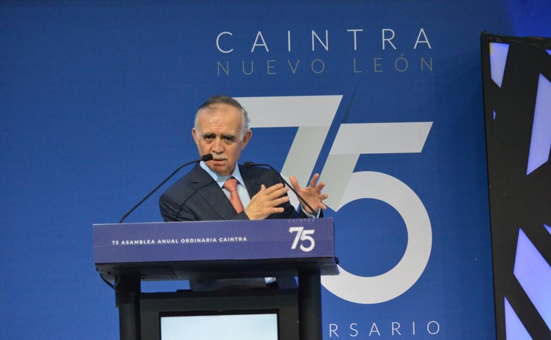 Alfonso Romo asistió a la 75 Asamblea Anual Ordinaria de la Cámara de la Industria de la Transformación de Nuevo León. Foto: Emilio Vasquez / EL UNIVERSAL