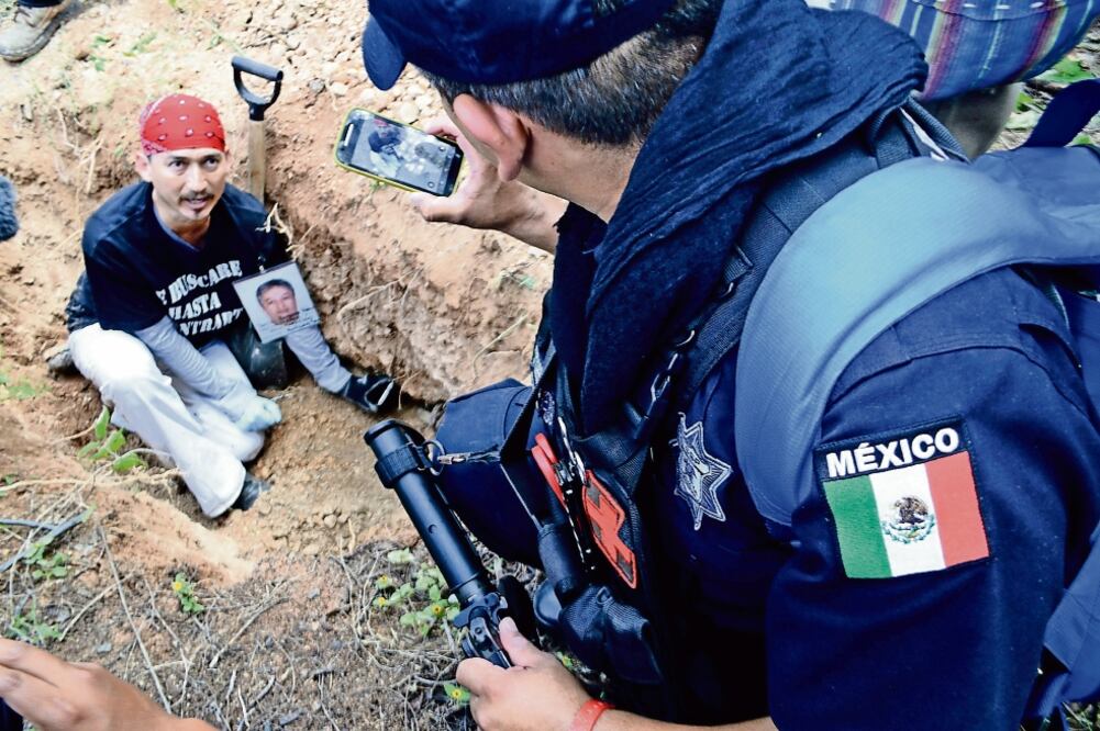 En el municipio de Iguala fueron ubicadas nuevas fosas ilegales que ya revisa la PGR, mientras que a una hora y media del lugar, en Carrizalillo, del 1 de noviembre a la fecha se han descubierto cuatro inhumaciones clandestinas (ARCHIVO EL UNIVERSAL)
