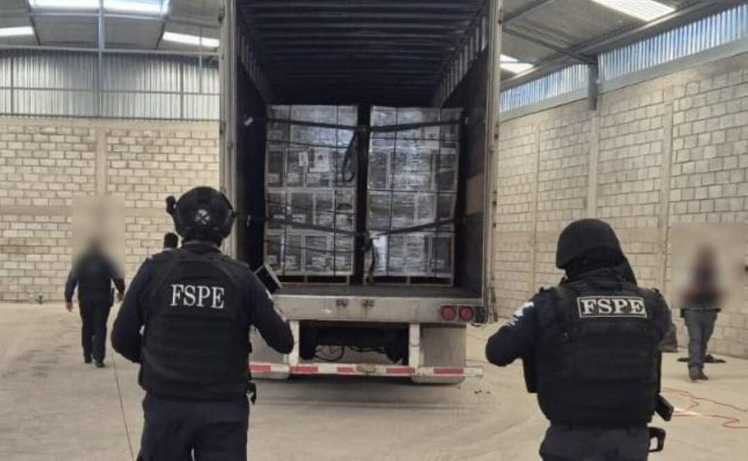 Las botellas de tequila “Cincoro” de Michael Jordan, fueron halladas en un tractocamión abandonado en una bodega de Guanajuato (07/07/2025). Foto: Especial