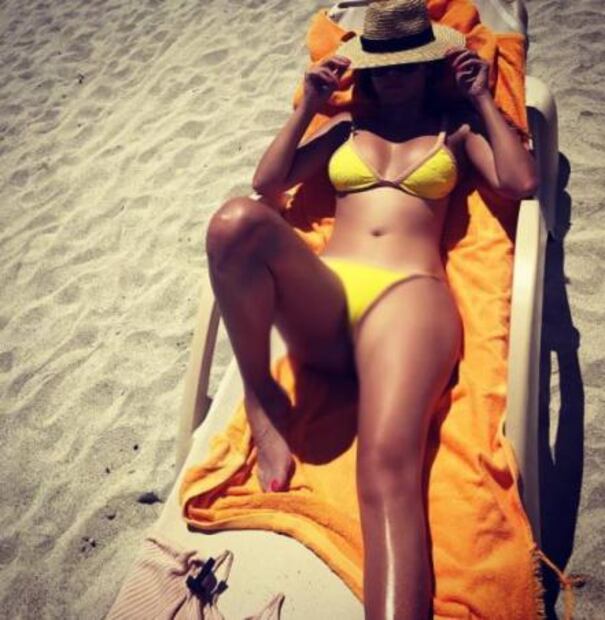 Critican a Elizabeth Gutiérrez por foto en bikini