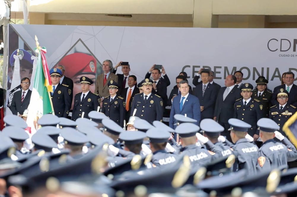 Autoridades detallaron que 810 policías estarán en la policía preventiva, 374 en la auxiliar y 126 en la bancaria. En su mayoría los nuevos elementos son jóvenes de entre los 18 y 29 años, de ellos, 45% ya son padres o madres de familia (CDMX)