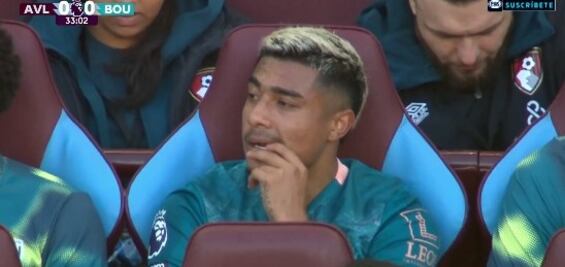 VIDEO: Julián Araujo se mostró molesto tras salir de cambio al minuto 30