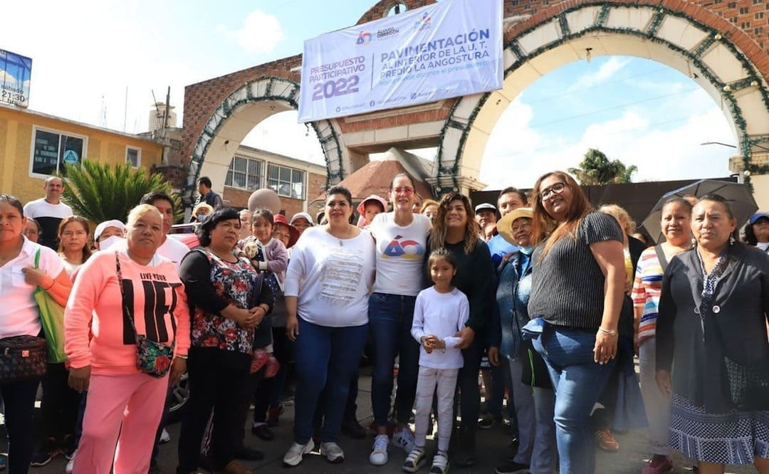 La alcaldesa exhortó a las y los vecinos de La Angostura a hacer un compromiso para trabajar de la mano y poder mantener vigente el hecho de que en Álvaro Obregón, vecinos y alcaldía gobiernan juntos. Foto: Especial